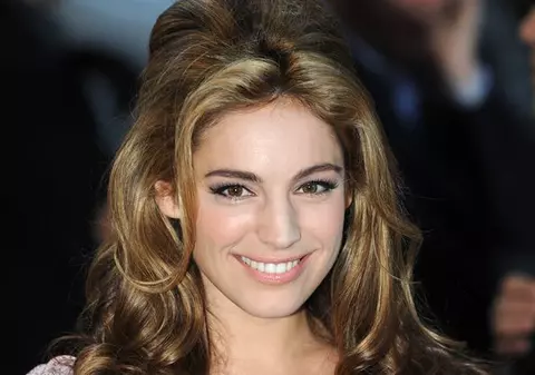 Kelly Brook s-a săturat să fie sărutată