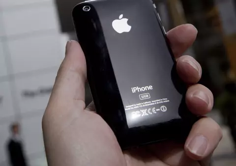 Apple dat în judecată de Nokia