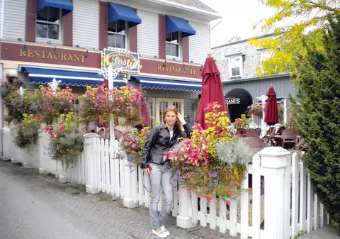 Canadienii vor să ne-o fure Alina Dumitru!