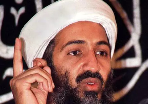 Teroristul Osama bin Laden se teme de femei
