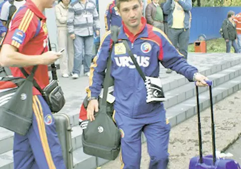 Bodyguarzi în loc de fani