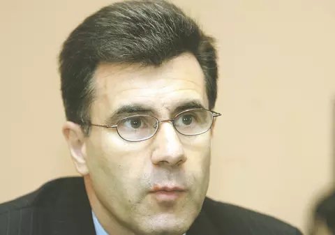 Noul premier s-a iubit cu fata lui Isărescu