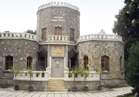 A ridicat castelul aşa cum i-a cerut fantoma
