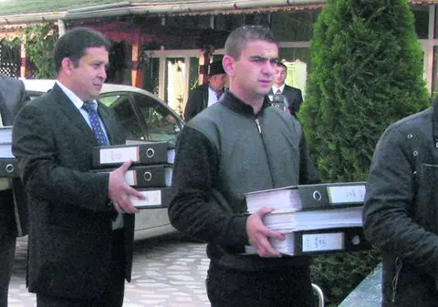 Băi, ne luaţi de fraieri?