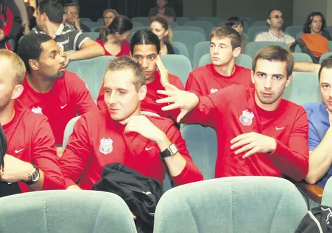 Steaua, la ora de râs