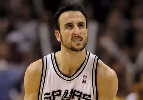 Video / Scenă de Halloween în NBA: Ginobili prinde liliacul în aer!
