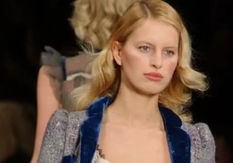 Karolina Kurkova are un băieţel