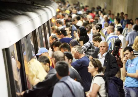 Miting spontan la metrou