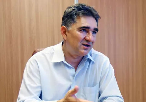 Ghişe îl dă în JUDECATĂ pe Băsescu pentru că a fost dat afară de la recepţia de Ziua Naţională