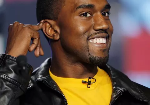 Video / Kanye West, luat la mişto la Premiile Muzicii Country