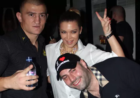 Plictisită de paradă, Gina Pistol s-a iubit cu Nicola