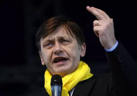Antonescu: "Nu mi-a fost frică să merg la Cluj, aşa cum i-a fost lui Geoană"