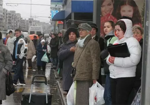 Ambuteiaje în mai multe cartiere bucureştene din cauza grevei