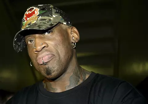 Dennis Rodman, reţinut temporar pentru o datorie de 3.400 €