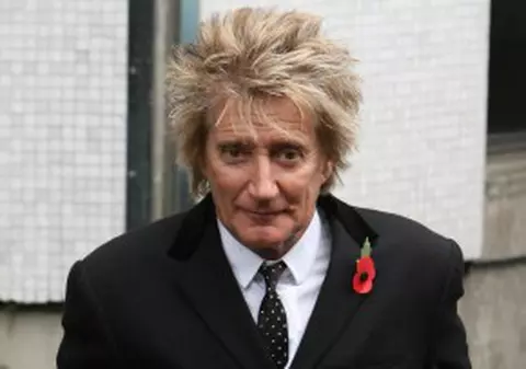 Rod Stewart, dat în judecată de propriii avocaţi