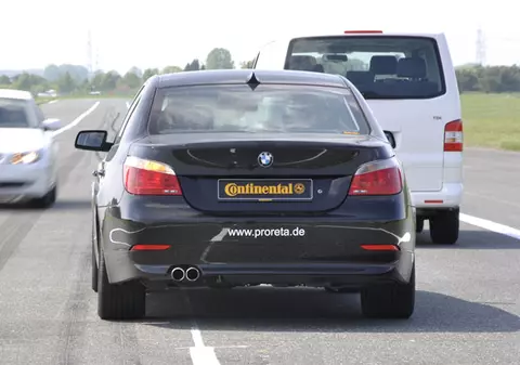 Proreta- sistemul care franează dacă încerci o depăşire riscantă