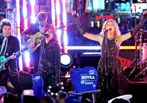 Taylor Swift mai tare decât Michael Jackson