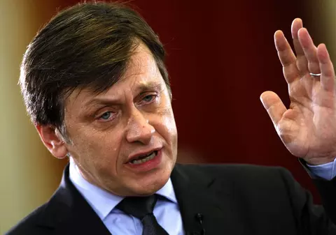 Antonescu: "Este exclusă orice colaborare cu Băsescu în turul doi"