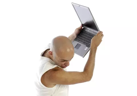 Un laptop din trei se strică în primii trei ani de funcţionare