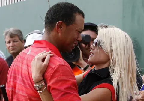Tiger Woods, bătut de nevastă