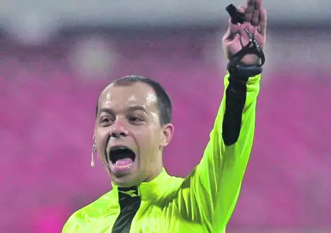 Cui îi e frică de Rapid - Dinamo? Se găsesc cu greu arbitrii pentru derby-ul de la sfârşitul săptămânii 