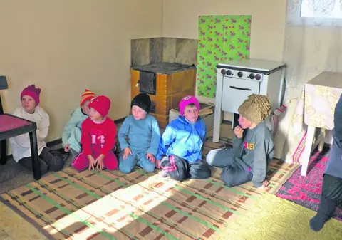 S-au mutat din bordei în casă nouă