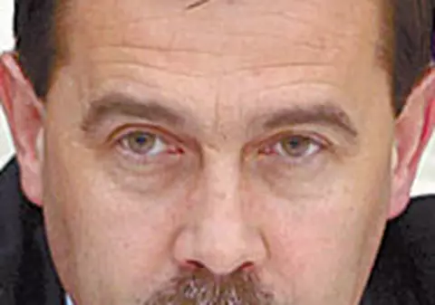 Bugetarii, trimişi acasă