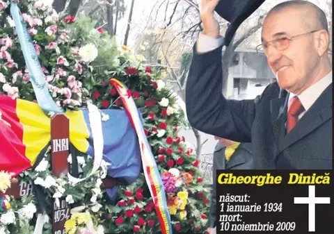 Un munte de flori pe mormântul maestrului Dinică