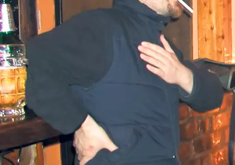 Asasinul din bar, dus la tomograf