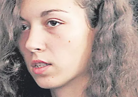 I-au pus mâinile pe piept