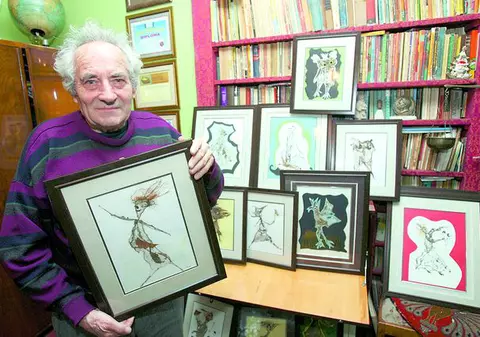 Unul face tablouri din pânze de păianjen...altul sculptează draci din lemn