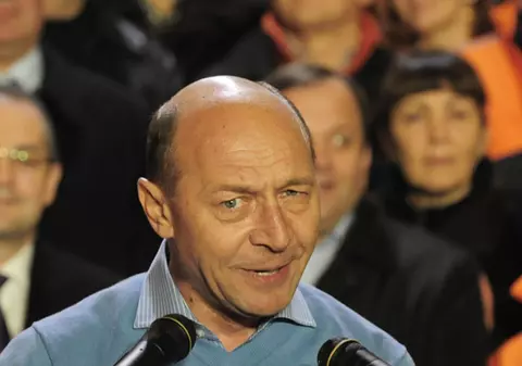 Băsescu: "Un fleac, i-am ciuruit!"