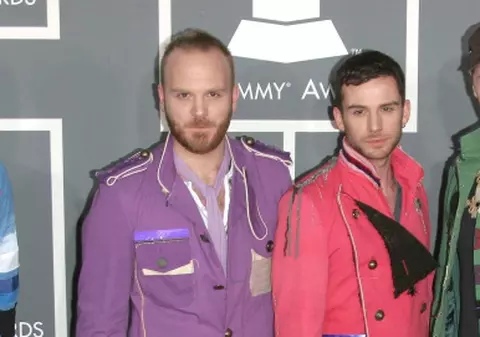 Coldplay cântă în biserică