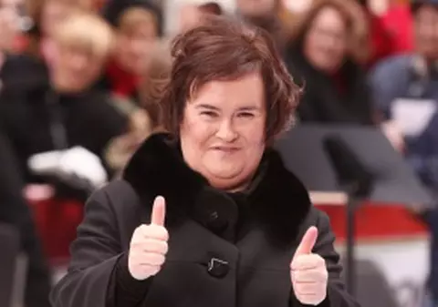 Susan Boyle se menţine în fruntea topurilor britanice