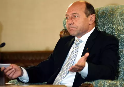 Rezultate finale de la BEC: Băsescu a câştigat cu 50,33 % 