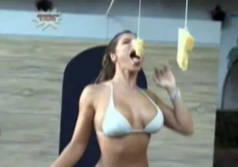 Iată ce fac fetele pentru caşcaval