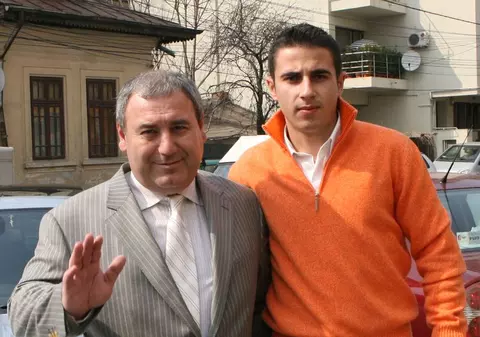 Alin Cocoş: "Sunt un nimeni şi am devenit celebru datorită părinţilor mei"
