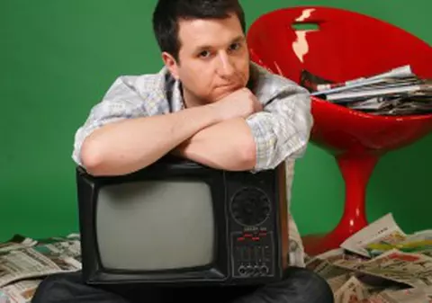 Apropo Tv şi artiştii ”de sezon”
