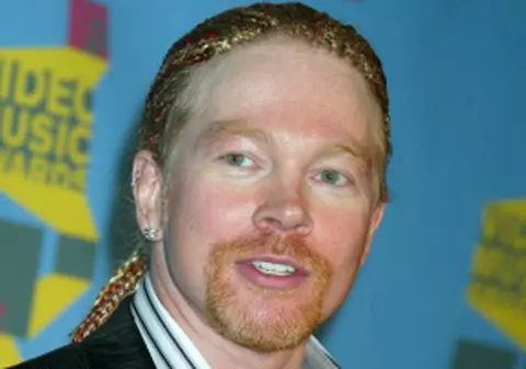 Axl Rose s-a luat la bătaie cu un cameraman