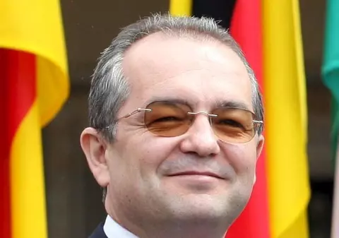 Boc: "Nu am discutat nicio variantă de nume de premier" 