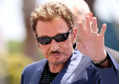 Apropiaţii lui Johnny Hallyday acuză de neglijenţă un medic parizian