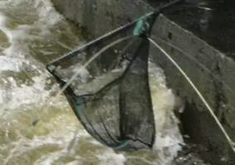 S-a înecat în timp ce pescuia 