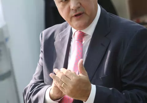 Năstase despre filmuleţul cu Geoană: "Este o chestiune absolut jenantă"