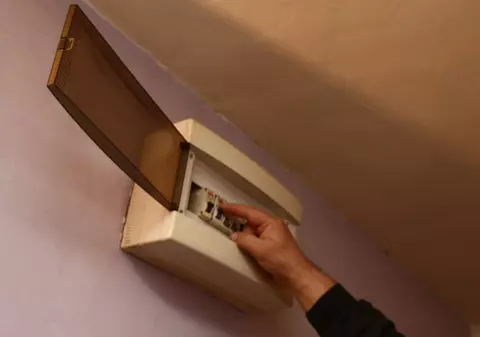 Au rămas fără curent electric din cauza viscolului 