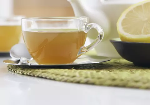 Ceaiul verde ne menţine tineri şi sănătoşi
