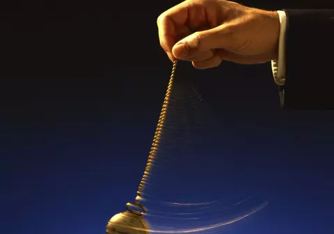 Prind infractorii cu ajutorul hipnozei