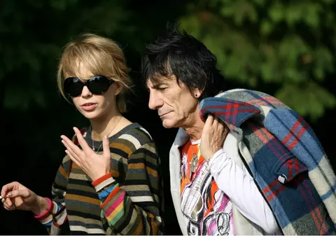 “Ronnie Wood este un pitic rău”