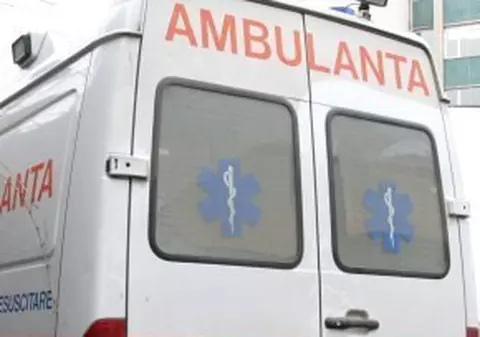 Cu 30 % mai multe apeluri la ambulanţă de Crăciun 
