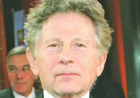 Polanski, urmărit cu o brăţară electronică