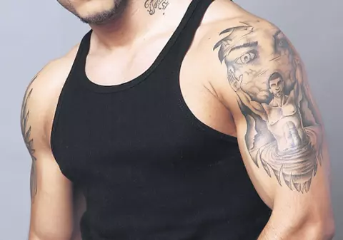 Alex cântă la Liberty Center